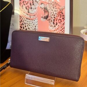 Kate Spade Deep Plum EUC Zip Wallet